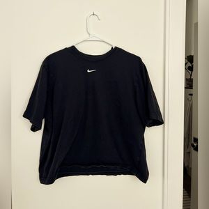 black nike crew nexk t-shirt